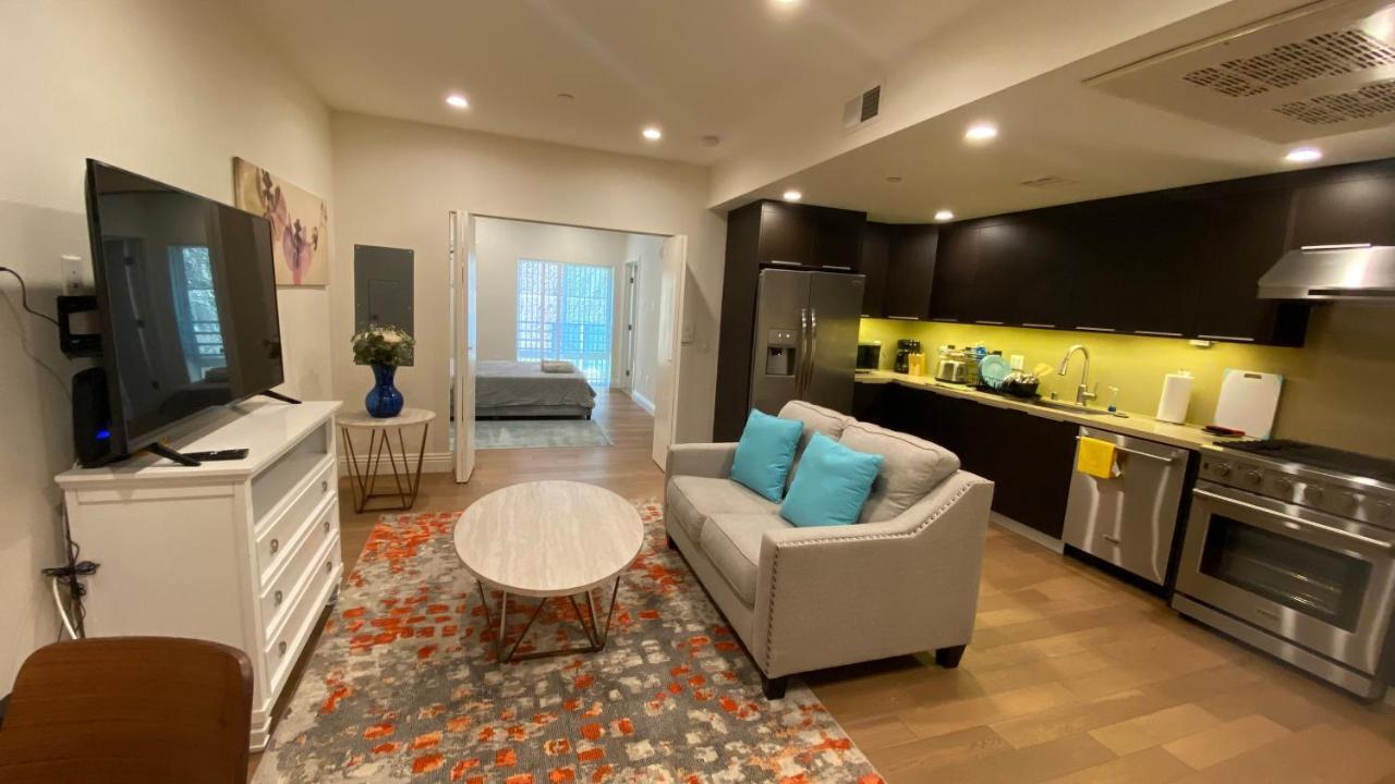 Gorgeous Apt With Parking In Ktown La Los Angeles Exterior photo